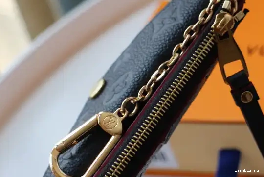 WIS VERSO LOUIS HOLDER CARD VUITTON RECTO 0412